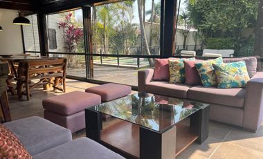 Importante casa de 5 dormitorios en VENTA en lote de 832 m2, zona Parque Guillermina, SMT