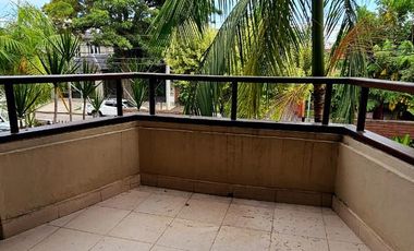 Importante casa de 5 dormitorios en VENTA en lote de 832 m2, zona Parque Guillermina, SMT