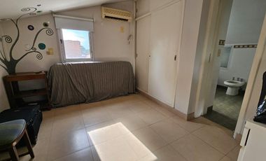 Importante casa de 5 dormitorios en VENTA en lote de 832 m2, zona Parque Guillermina, SMT