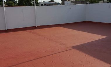 Casa en venta - 2 Dormitorios 2 Baños - 200Mts2 - Liniers