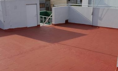 Casa en venta - 2 Dormitorios 2 Baños - 200Mts2 - Liniers