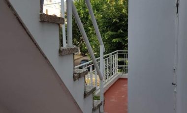 Casa en venta - 2 Dormitorios 2 Baños - 200Mts2 - Liniers