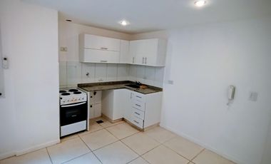 Alquiler en Lanús Oeste Monoambiente Dividido