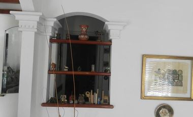 Casa en venta - 2 Dormitorios 1 Baño - 220Mts2 - Cochera - 220Mts2 - Quilmes Oeste