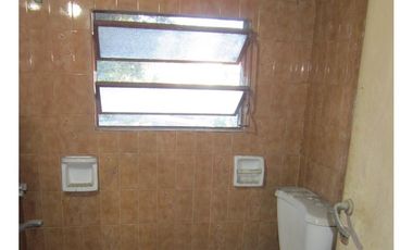 Casa en venta - 3 Dormitorios 2 Baños - Cochera - 641Mts2 - Longchamps, Almirante Brown