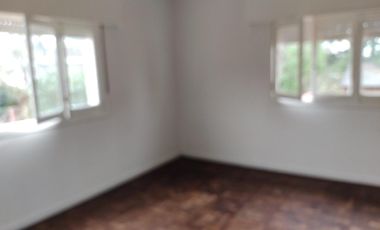 Casa en venta - 3 Dormitorios 2 Baños - Cochera - 641Mts2 - Longchamps, Almirante Brown