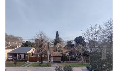 Casa en venta - 3 Dormitorios 2 Baños - Cochera - 641Mts2 - Longchamps, Almirante Brown