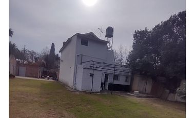 Casa en venta - 3 Dormitorios 2 Baños - Cochera - 641Mts2 - Longchamps, Almirante Brown