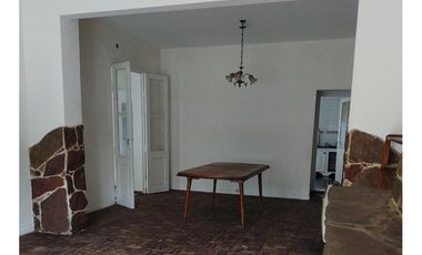 Casa en venta - 3 Dormitorios 2 Baños - Cochera - 641Mts2 - Longchamps, Almirante Brown