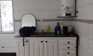 Casa en venta - 3 Dormitorios 2 Baños - Cochera - 641Mts2 - Longchamps, Almirante Brown