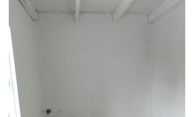 Casa en venta - 3 Dormitorios 2 Baños - Cochera - 641Mts2 - Longchamps, Almirante Brown