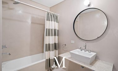 Casa Vicente lopez , moderna,pileta, sobre terreno de 45 mts, a 2 cuadras de av Libertador.