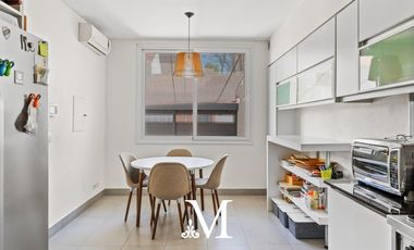 Casa Vicente lopez , moderna,pileta, sobre terreno de 45 mts, a 2 cuadras de av Libertador.