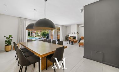 Casa Vicente lopez , moderna,pileta, sobre terreno de 45 mts, a 2 cuadras de av Libertador.