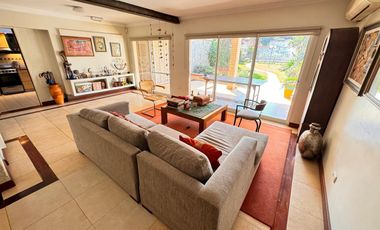 Hermosa casa de 4 dormitorios en excelente estado en Parque Guillermina, SMT