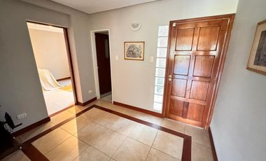 Hermosa casa de 4 dormitorios en excelente estado en Parque Guillermina, SMT