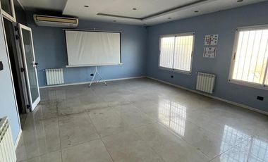 Impecable galpón en Burzaco ideal rubro alimenticio