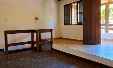 Casa en Av. Corrientes C/Roque Perez