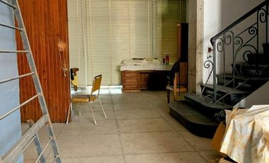 Casa con uso de suelo MIXTO, cerca de glorieta Miverva