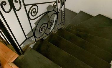 Casa con uso de suelo MIXTO, cerca de glorieta Miverva