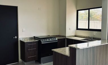 CASA EN RENTA MERIDA, CONKAL, PRIVADA NATIVA, DISPONIBLE.