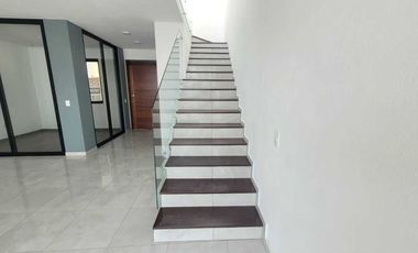Casa en Parque Sansara, Zimalta 2 recámaras, estudio y terraza con jardín