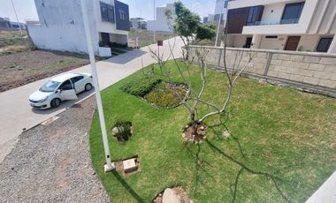 Casa en Parque Sansara, Zimalta 2 recámaras, estudio y terraza con jardín