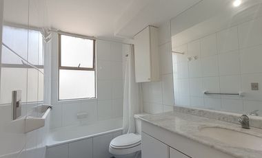 WARREN SMITH, APOQUINDO, METRO MANQUEHUE