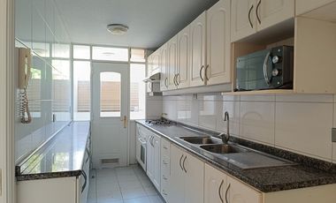 WARREN SMITH, APOQUINDO, METRO MANQUEHUE