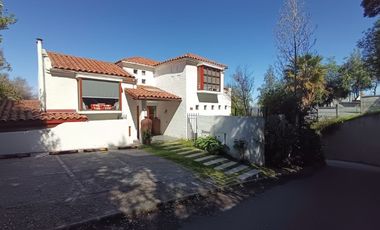 VITAL APOQUINDO, QUEBRADA ONDA, LOS DOMINICOS, CASA ARRIENDO