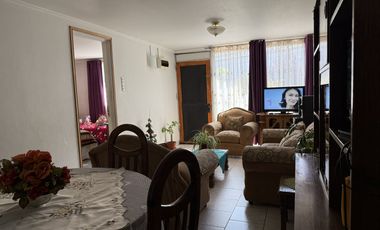 Venta de casa con 4 dormitorios, estacionamiento para 5 autos