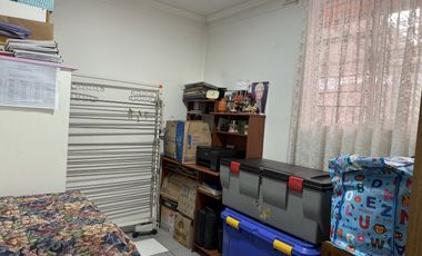 Venta de casa con 4 dormitorios, estacionamiento para 5 autos