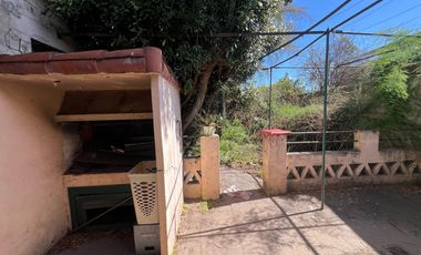 Casa antigua en venta en excelente ubicación y un hermoso patio