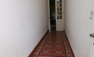 Casa antigua en venta en excelente ubicación y un hermoso patio