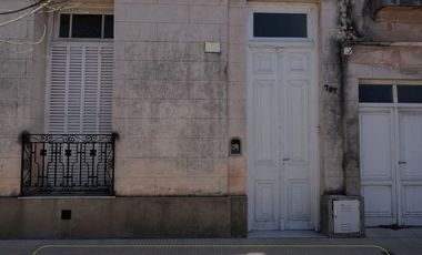 Casa antigua en venta en excelente ubicación y un hermoso patio