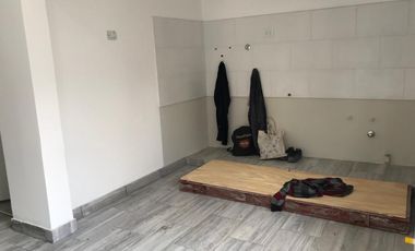 Venta PH en Lanús Este Tipo Casa de 2 y 3 ambientes con Patio Totalmente Reciclados