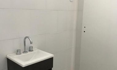 Venta PH en Lanús Este Tipo Casa de 2 y 3 ambientes con Patio Totalmente Reciclados