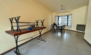 Casa tipo duplex en Barrio CAP Zárate