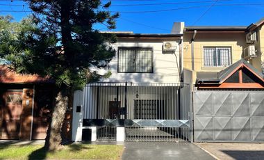 Casa tipo duplex en Barrio CAP Zárate