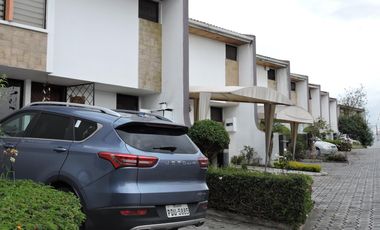 Casa en venta Amagasi del Inca sector Solca 221m2