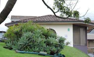 Casa en venta Amagasi del Inca sector Solca 221m2