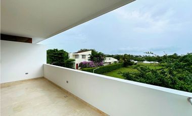 VENTA DE CASA EN PALMA REAL CARTAGENA CON PISCINA Y SALIDA AL MAR