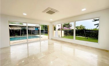 VENTA DE CASA EN PALMA REAL CARTAGENA CON PISCINA Y SALIDA AL MAR