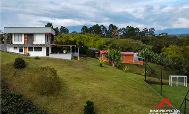 Casa finca vía Armenia