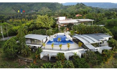 SE VENDE HOTEL EN COMBIA