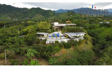 SE VENDE HOTEL EN COMBIA