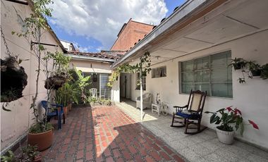 Casa lote en venta, Manila, Medellín