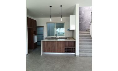 CASA NUEVA EN VENTA MODERNA EN RESIDENCIAL A 5 MIN DEL SUR DE CUERNA