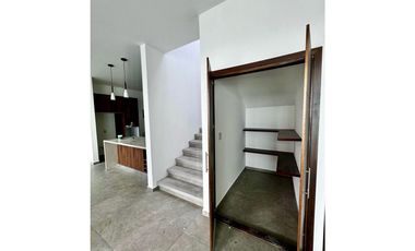 CASA NUEVA EN VENTA MODERNA EN RESIDENCIAL A 5 MIN DEL SUR DE CUERNA