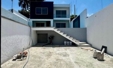 CASA NUEVA EN VENTA MODERNA EN RESIDENCIAL A 5 MIN DEL SUR DE CUERNA